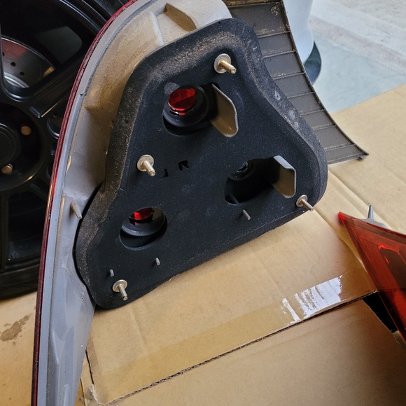 2004 honda civic real taillights - Picture 4 of 6